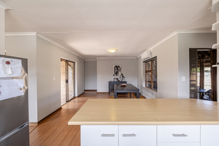 4 Bedroom Property for Sale in Summerstrand Eastern Cape